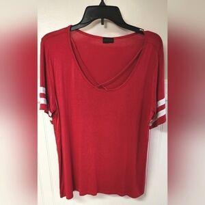 Shiela Rose Women's Red Striped Sleeve Criss Cross Front Tee 2X  New Without Tag